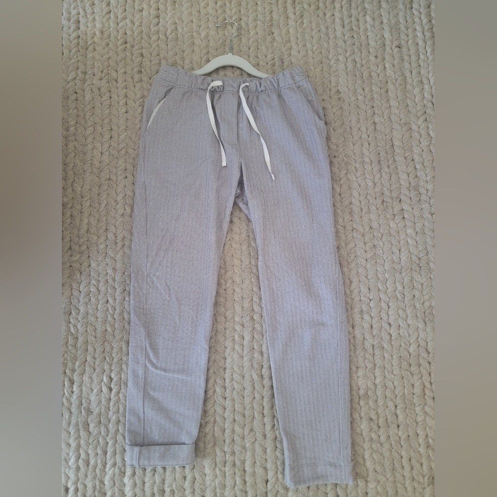 Lululemon on the fly 7/8 pant, gray, size 4